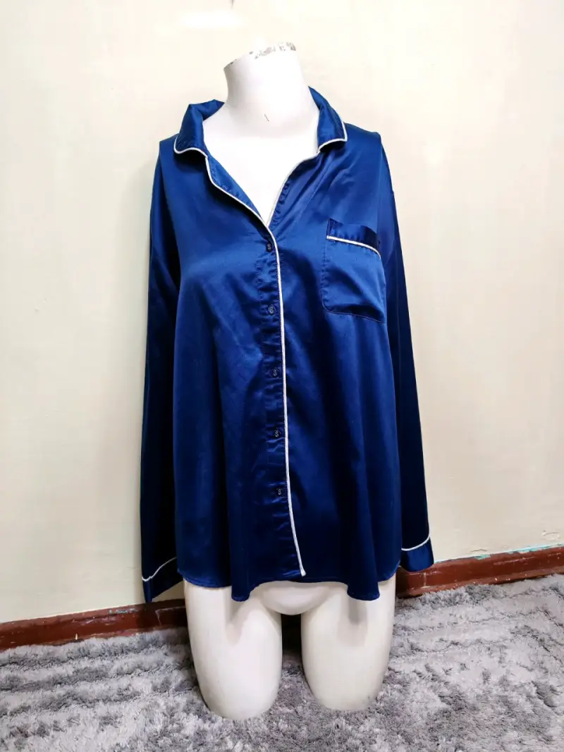 Pijama azul satinado - 1