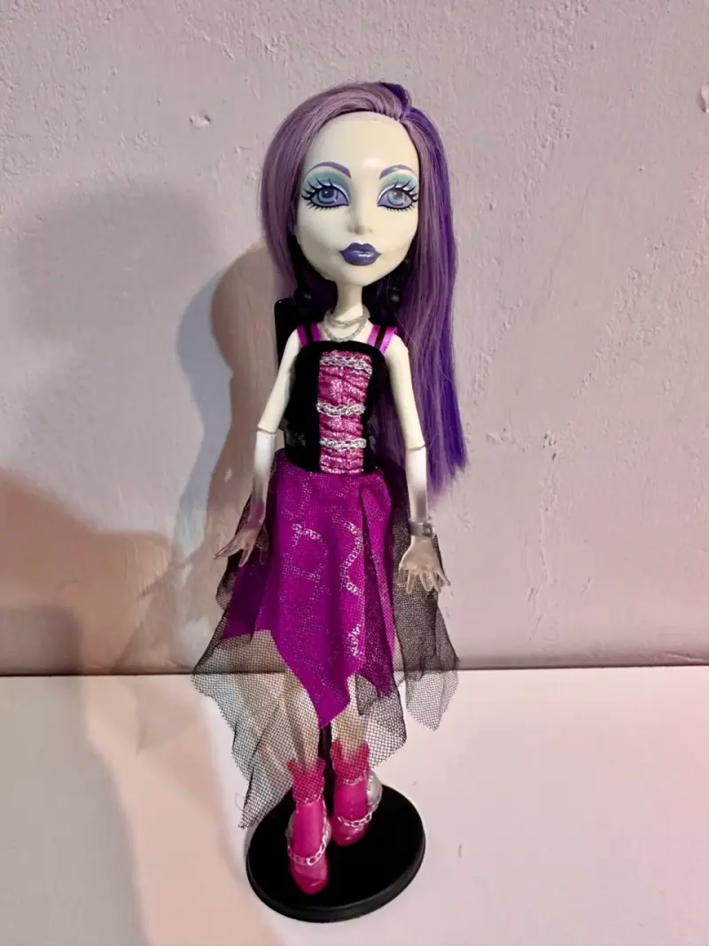 Spectra Ghouls Alive Muñeca con luces y sonido - 2