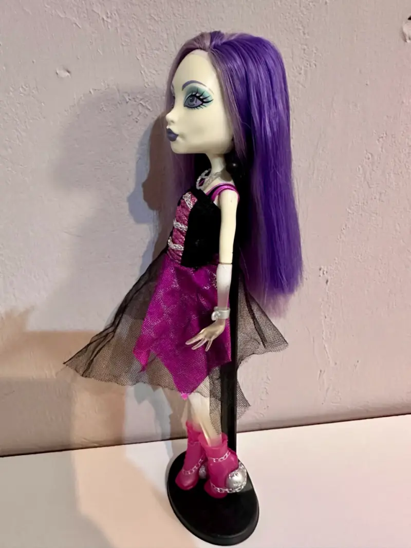 Spectra Ghouls Alive Muñeca con luces y sonido - 4