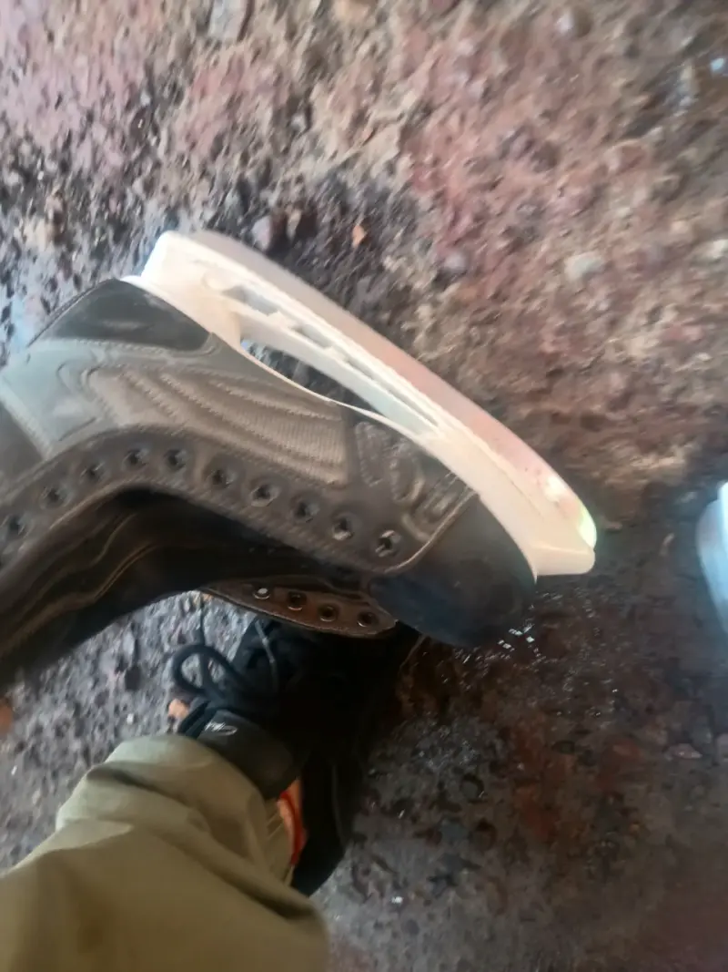 Patines de hielo negros - 2