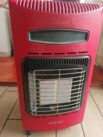 Estufa a gas roja Toyotomi - miniatura 1