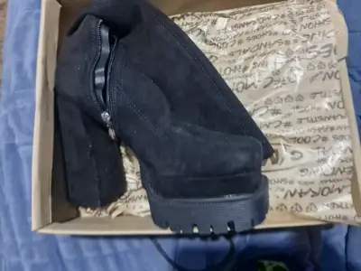 Botines negros de tacón grueso - miniatura 1