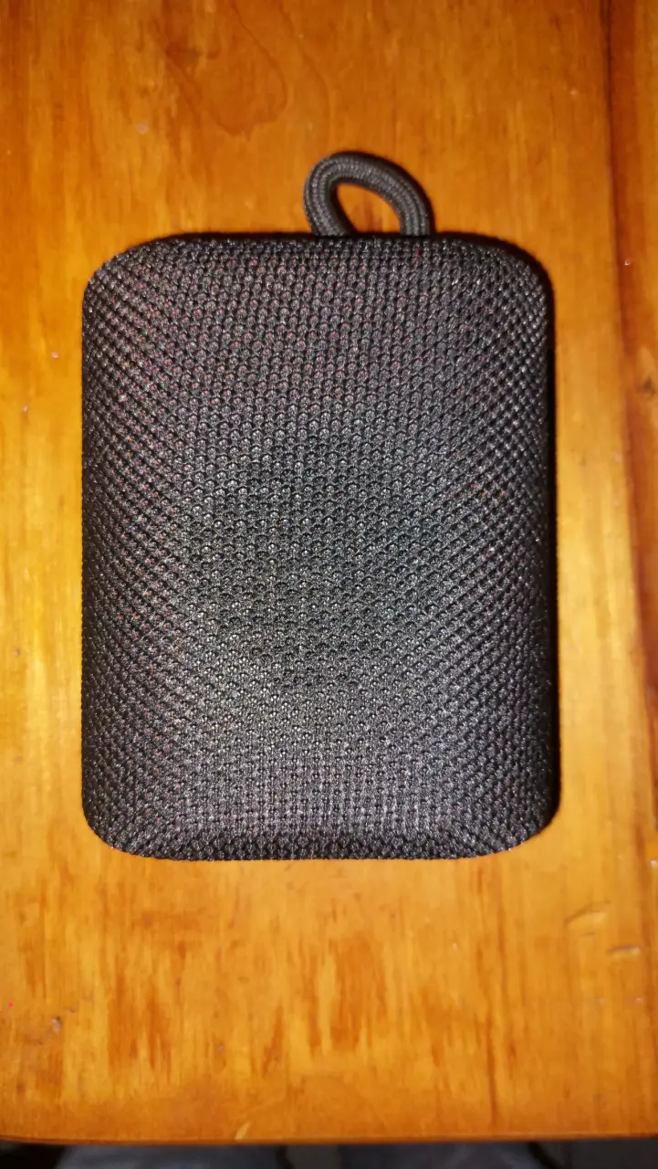 Parlante portátil negro marca Lhotse - 1