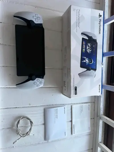PlayStation Portal con caja y manuales - miniatura 1