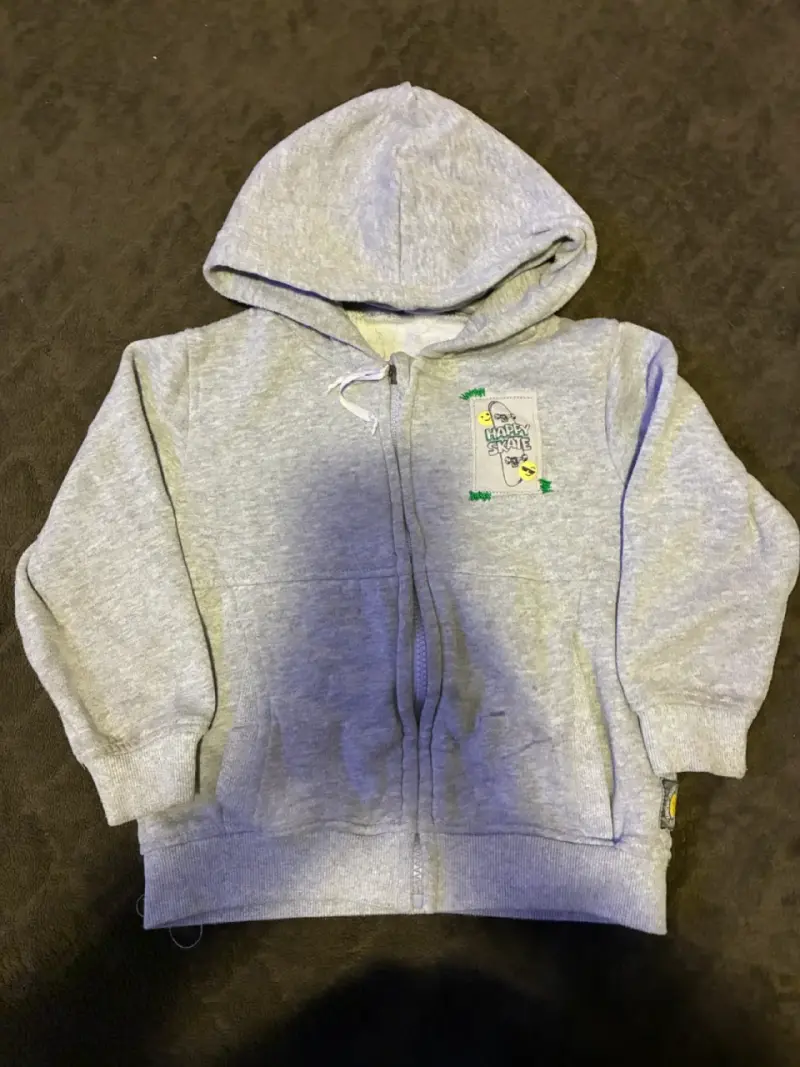 Polerón gris con capucha "Skate Crew" - 2