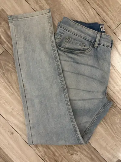Jeans celestes para hombre - miniatura 1