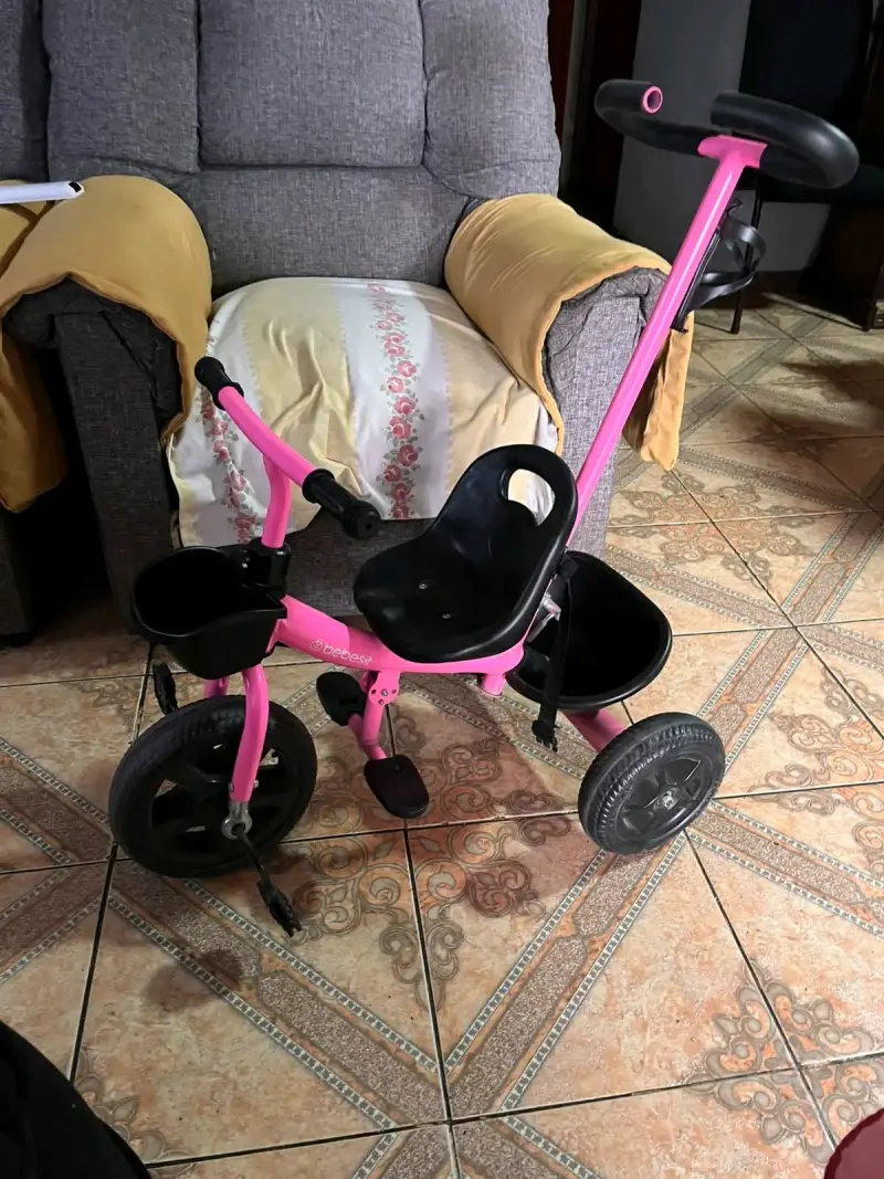 Triciclo infantil rosado - 2
