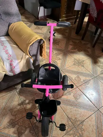 Triciclo infantil rosado - miniatura 3