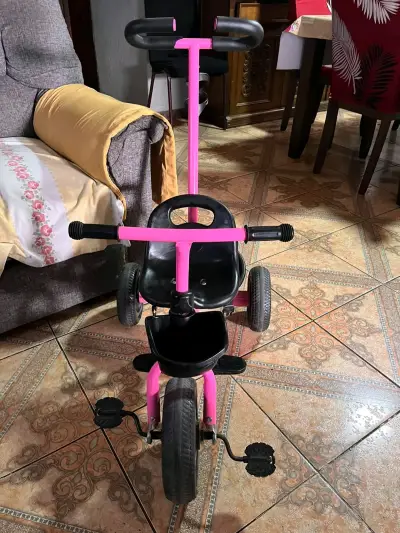 Triciclo infantil rosado - miniatura 4