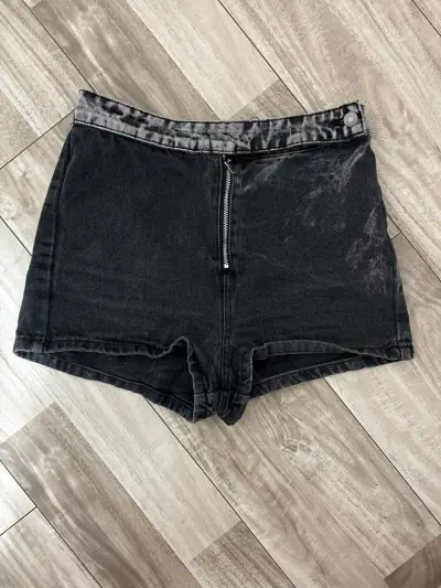 Shorts de mezclilla negros - miniatura 1