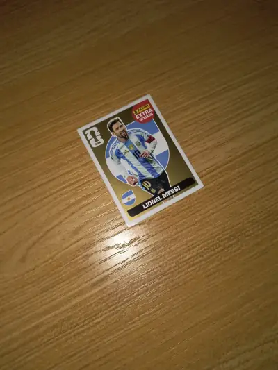 Lámina Panini Messi FIFA EXTRA DORADO - miniatura 2
