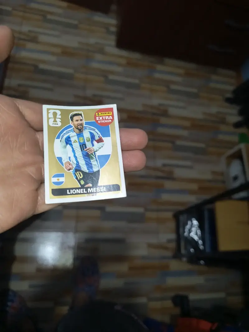 Lámina Panini Messi FIFA EXTRA DORADO - 6