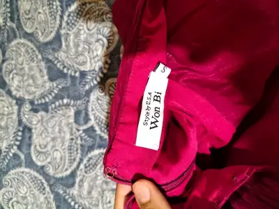 Vestido strapless rojo con lentejuelas - miniatura 3
