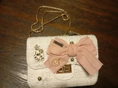 Cartera de hilo con lazo rosa - miniatura 2