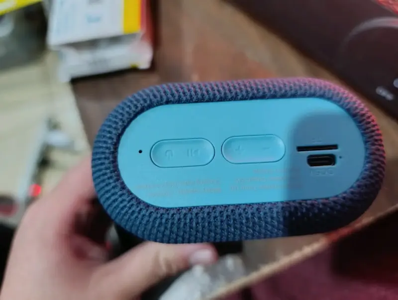 Altavoz portátil azul - 3