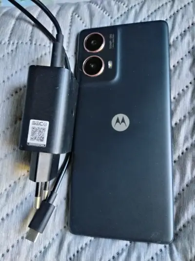Motorola G85, 5G con cargador - miniatura 1