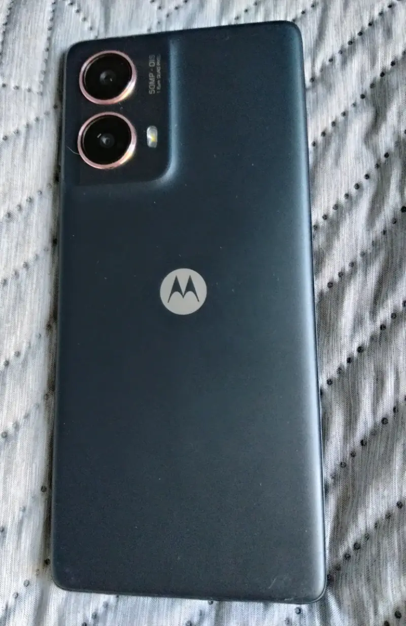 Motorola G85, 5G con cargador - 3