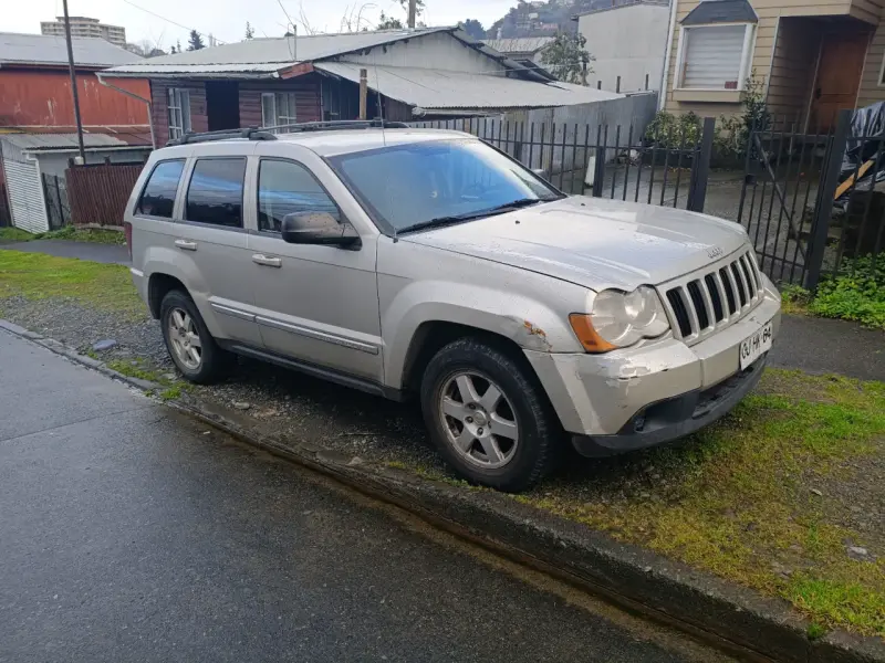 Jeep Grand cherokee Laredo SUV gris en buen estado - 1