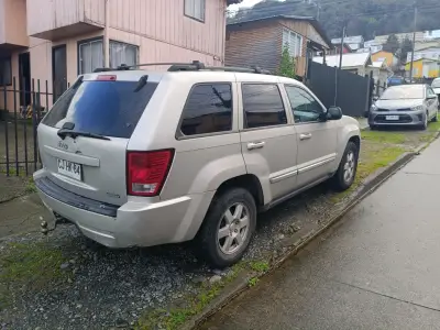Jeep Grand cherokee Laredo SUV gris en buen estado - miniatura 2