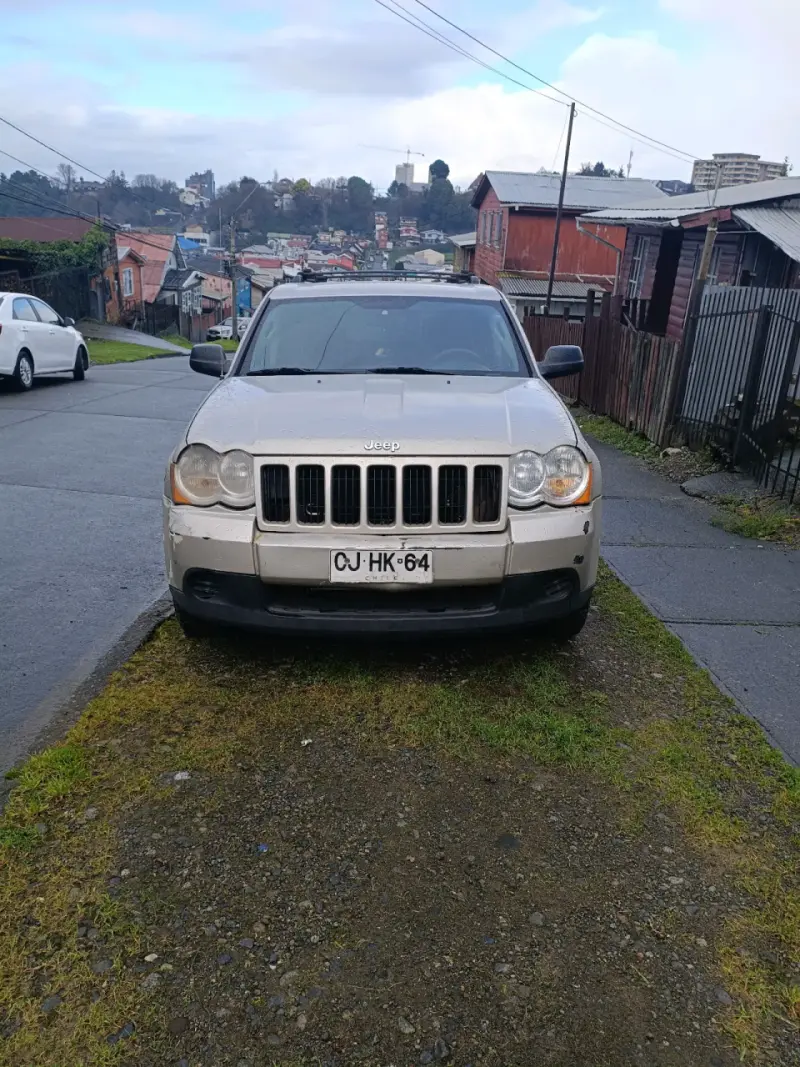 Jeep Grand cherokee Laredo SUV gris en buen estado - 3
