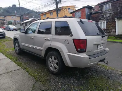 Jeep Grand cherokee Laredo SUV gris en buen estado - miniatura 4