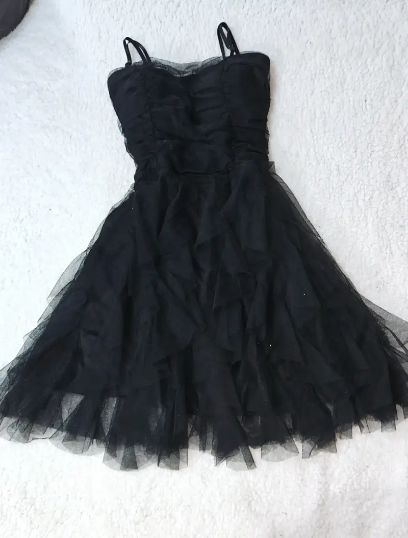 Vestido negro de tul elegante - 2