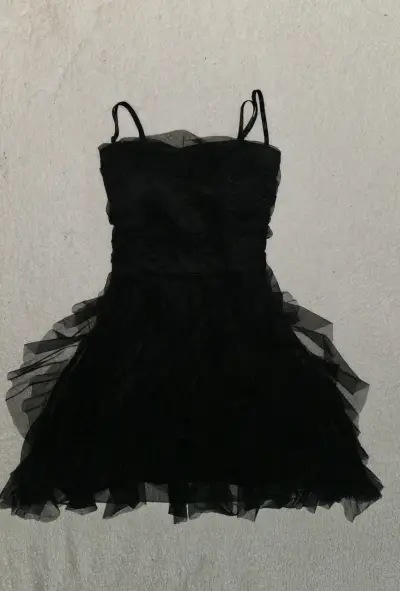 Vestido negro de tul elegante - miniatura 4