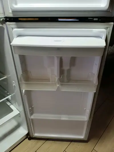 Refrigerador Samsung con dispensador - miniatura 4