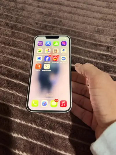 iPhone 13/128Gb en buen estado blanco - miniatura 1