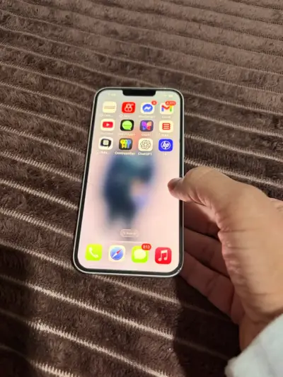 iPhone 13/128Gb en buen estado blanco - miniatura 2