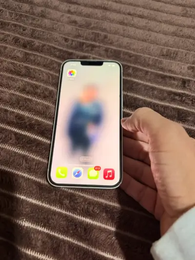 iPhone 13/128Gb en buen estado blanco - miniatura 4