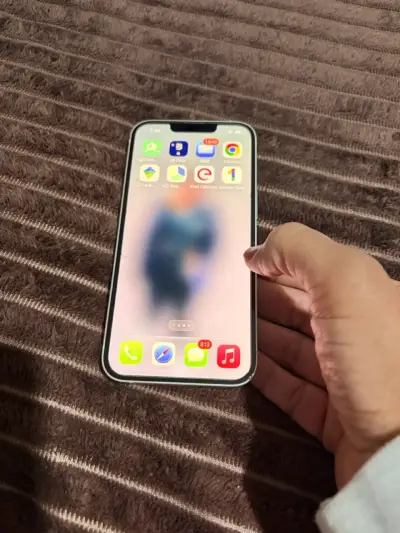 iPhone 13/128Gb en buen estado blanco - miniatura 5