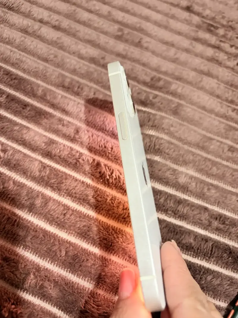 iPhone 13/128Gb en buen estado blanco - 6