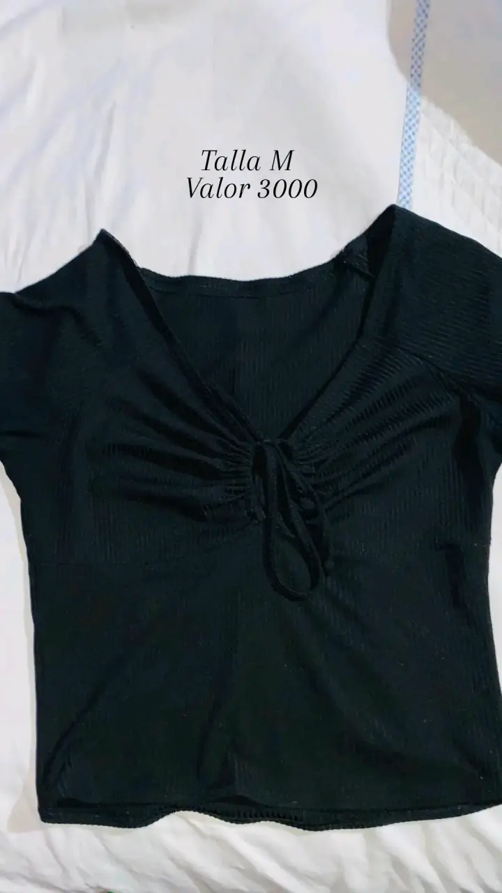 Polera rosada con encaje - 2