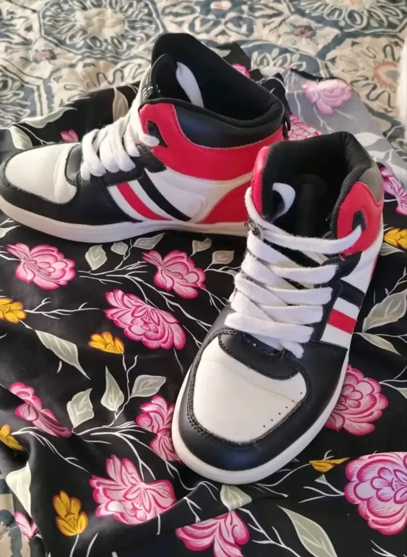 Zapatillas deportivas blanco y negro - 2
