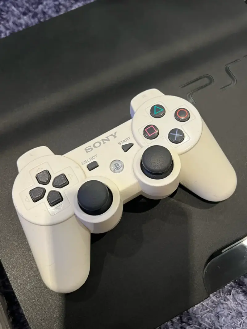 Consola PS3 con juego y control - 2
