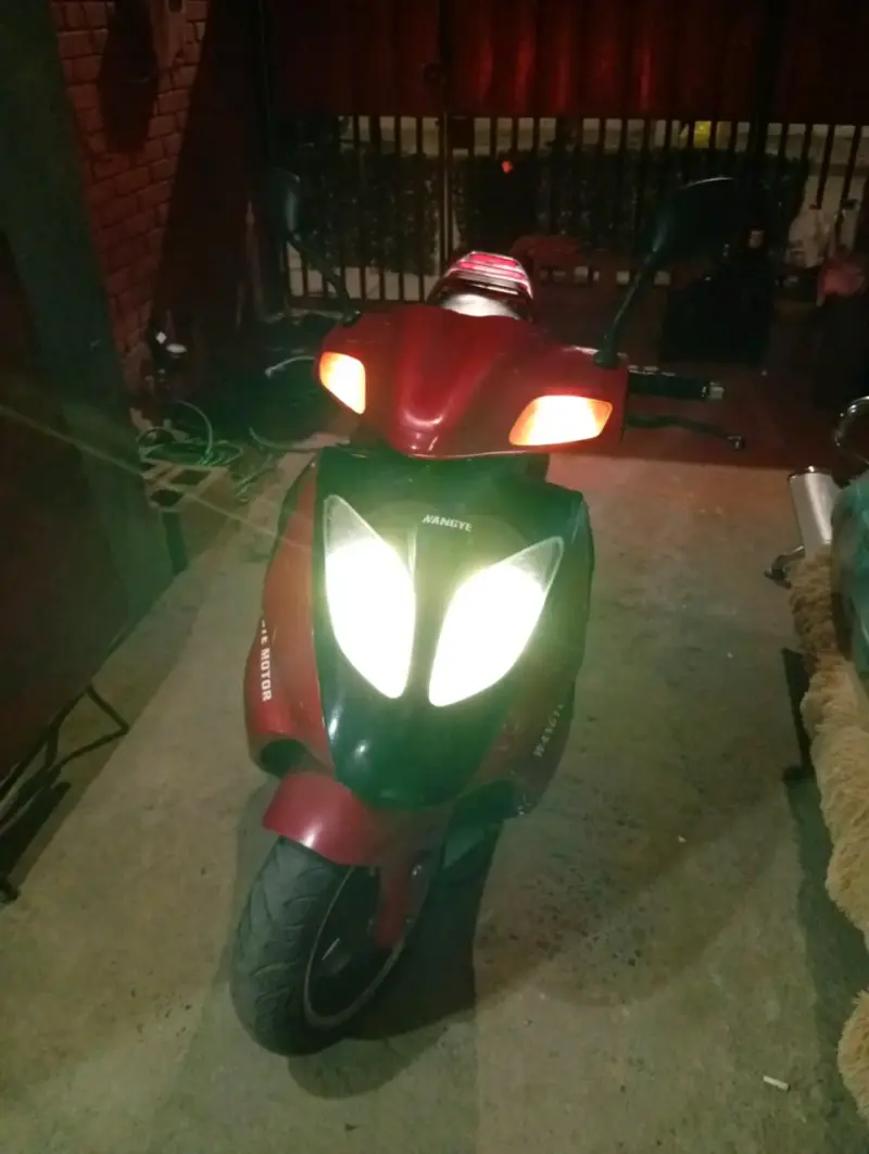 Scooter roja Wangye en buen estado - 3
