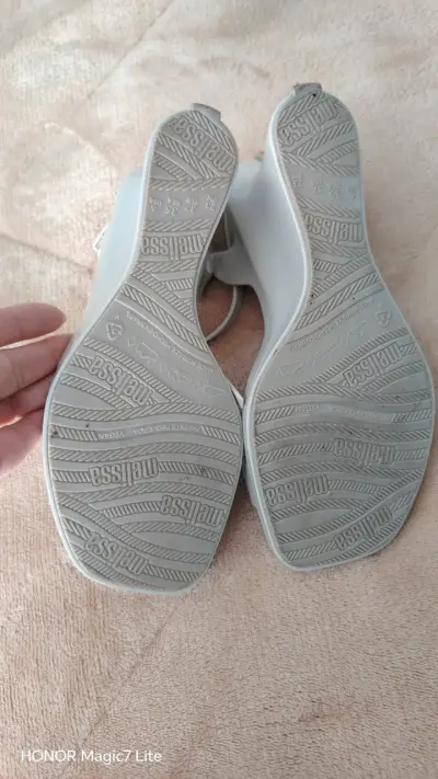 Sandalias blancas de mujer - miniatura 6