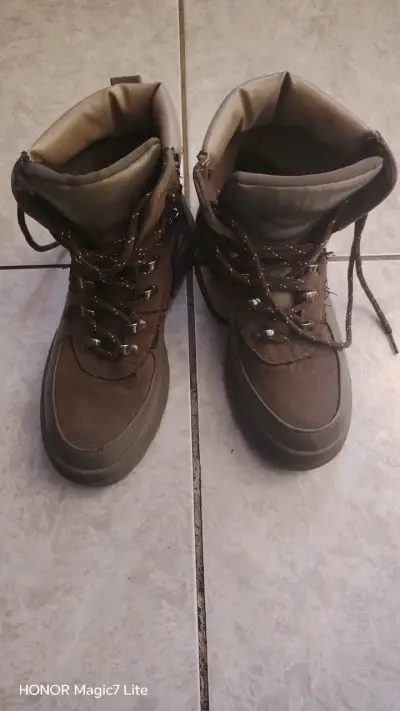 Botas de montaña marrones - miniatura 1