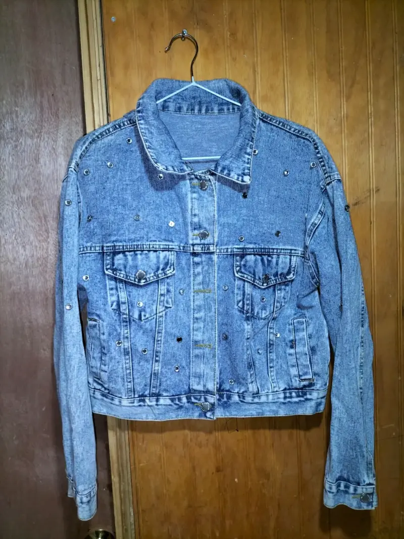 Chaqueta de mezclilla con apliques - 1