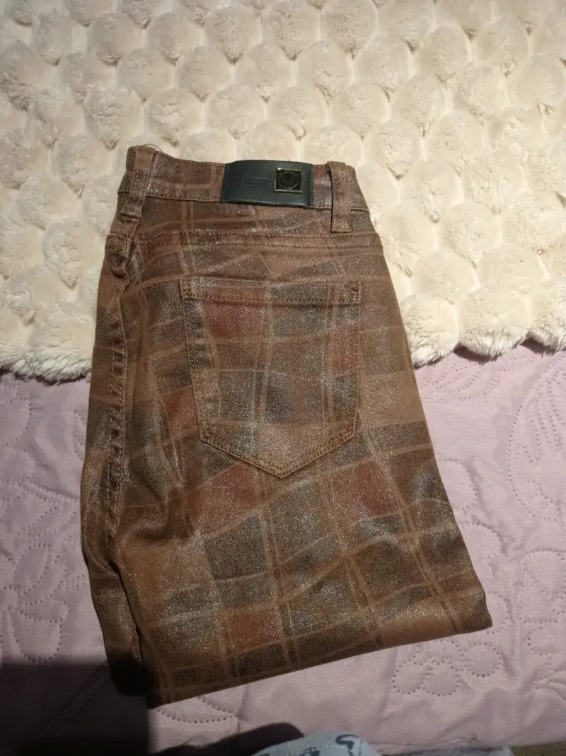 Pantalones estampados metálicos - 6