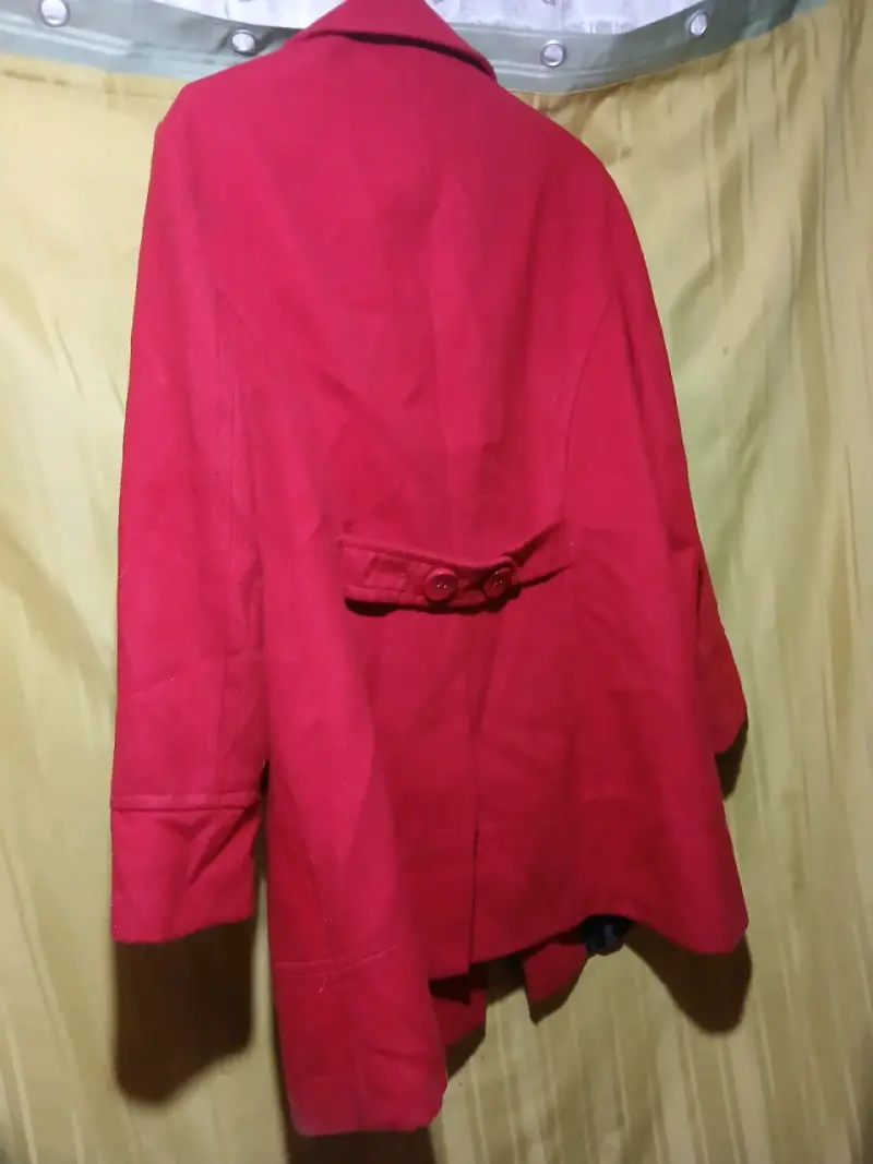 Abrigo rojo mujer - 3