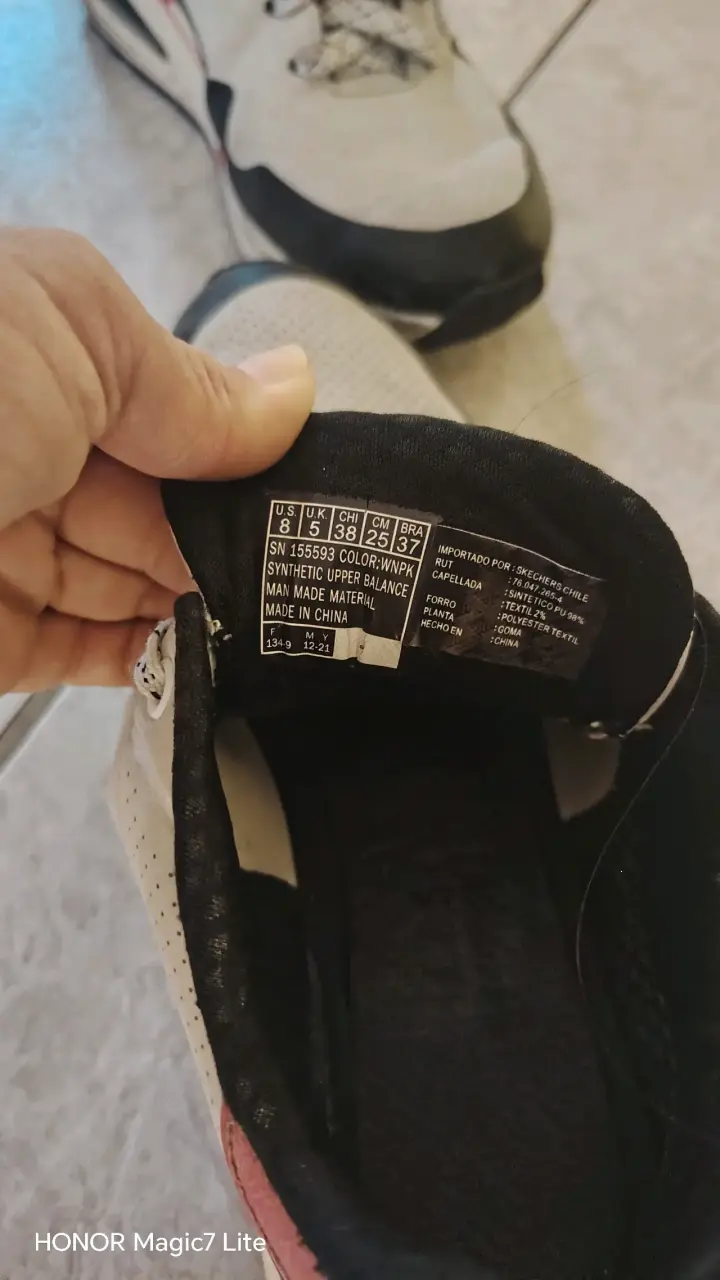 Zapatillas blancas deportivas - 4