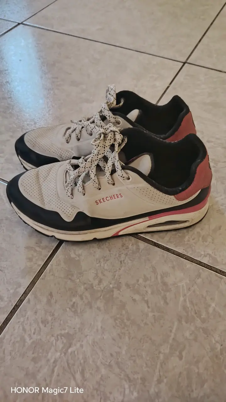 Zapatillas blancas deportivas - 5