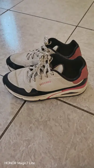 Zapatillas blancas deportivas - miniatura 5