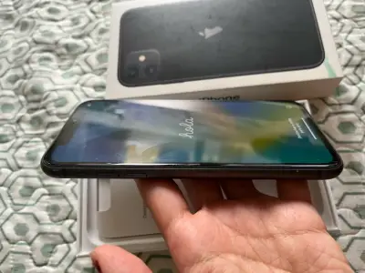 Iphone 11 - Smartphone usado en caja original - miniatura 1