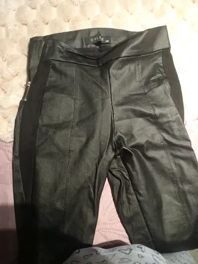 Pantalones negros CALCE talla 38 - miniatura 1