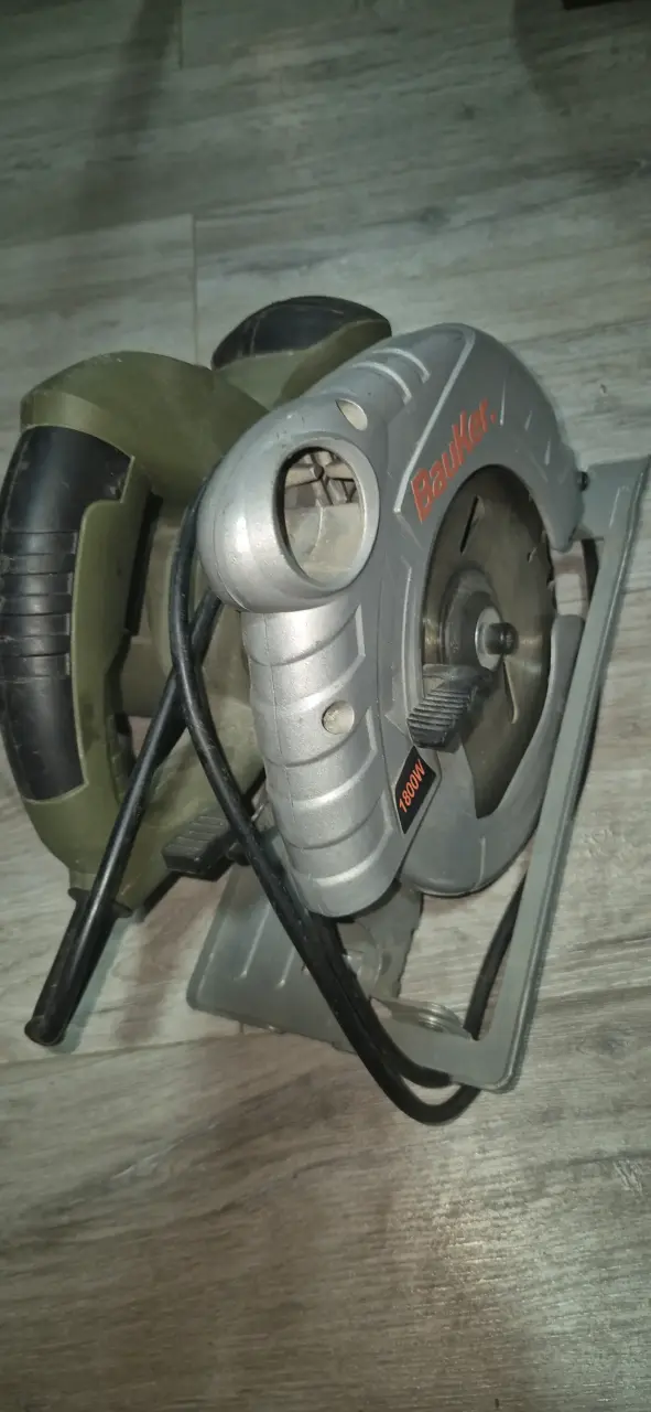Sierra circular Bauker 1800W - 1
