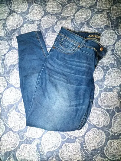 Jeans azul oscuro para mujer - miniatura 1