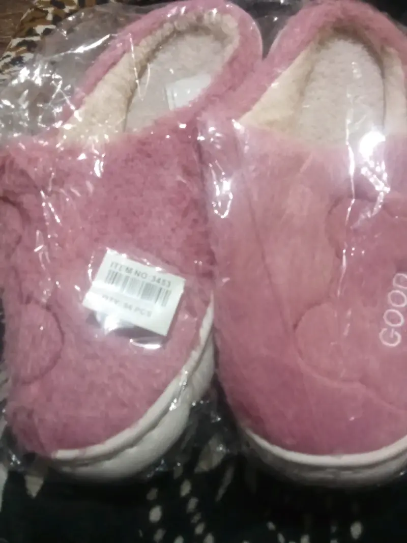 Pantuflas rosadas de felpa